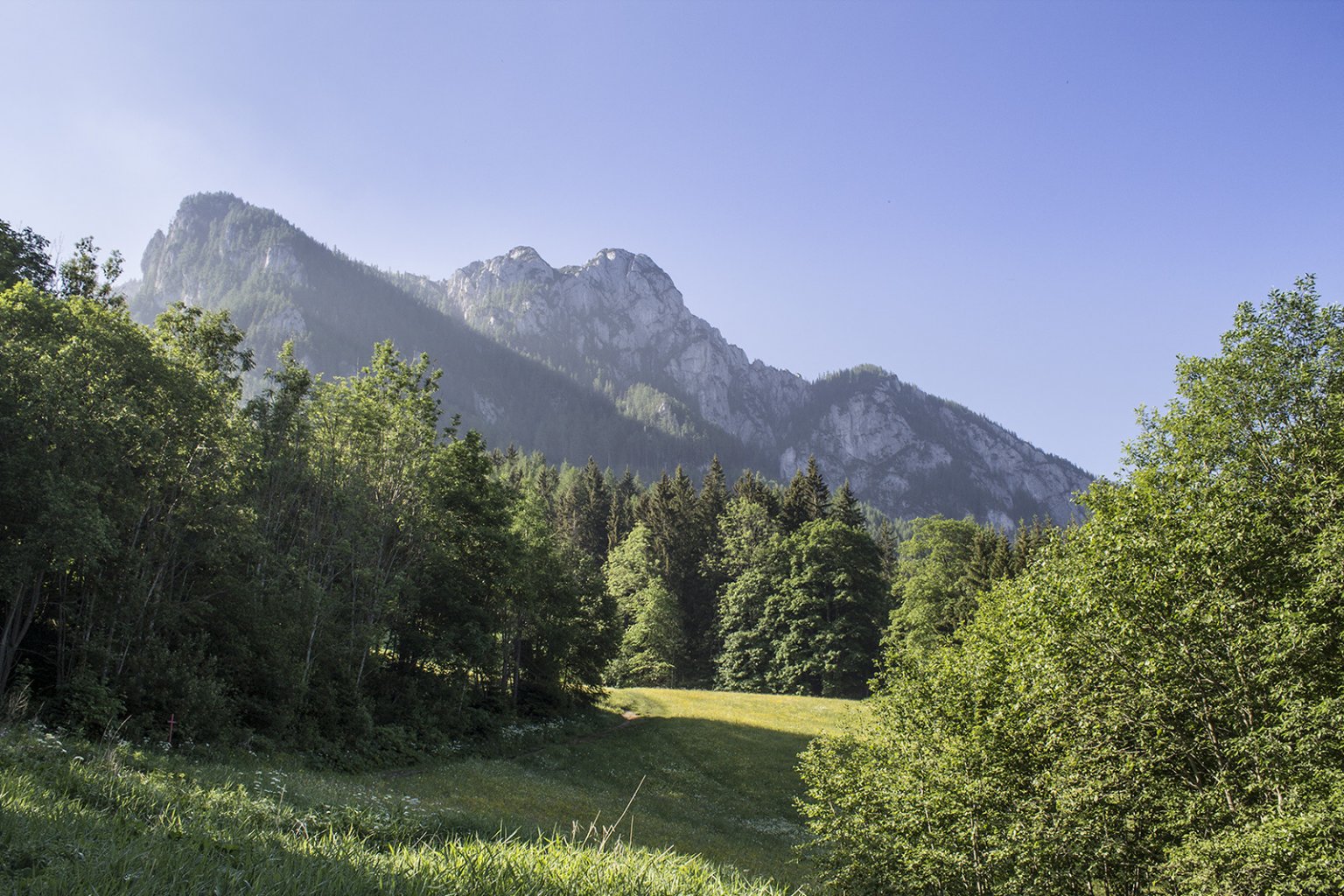 Slnečné ráno nad Hochlantschom