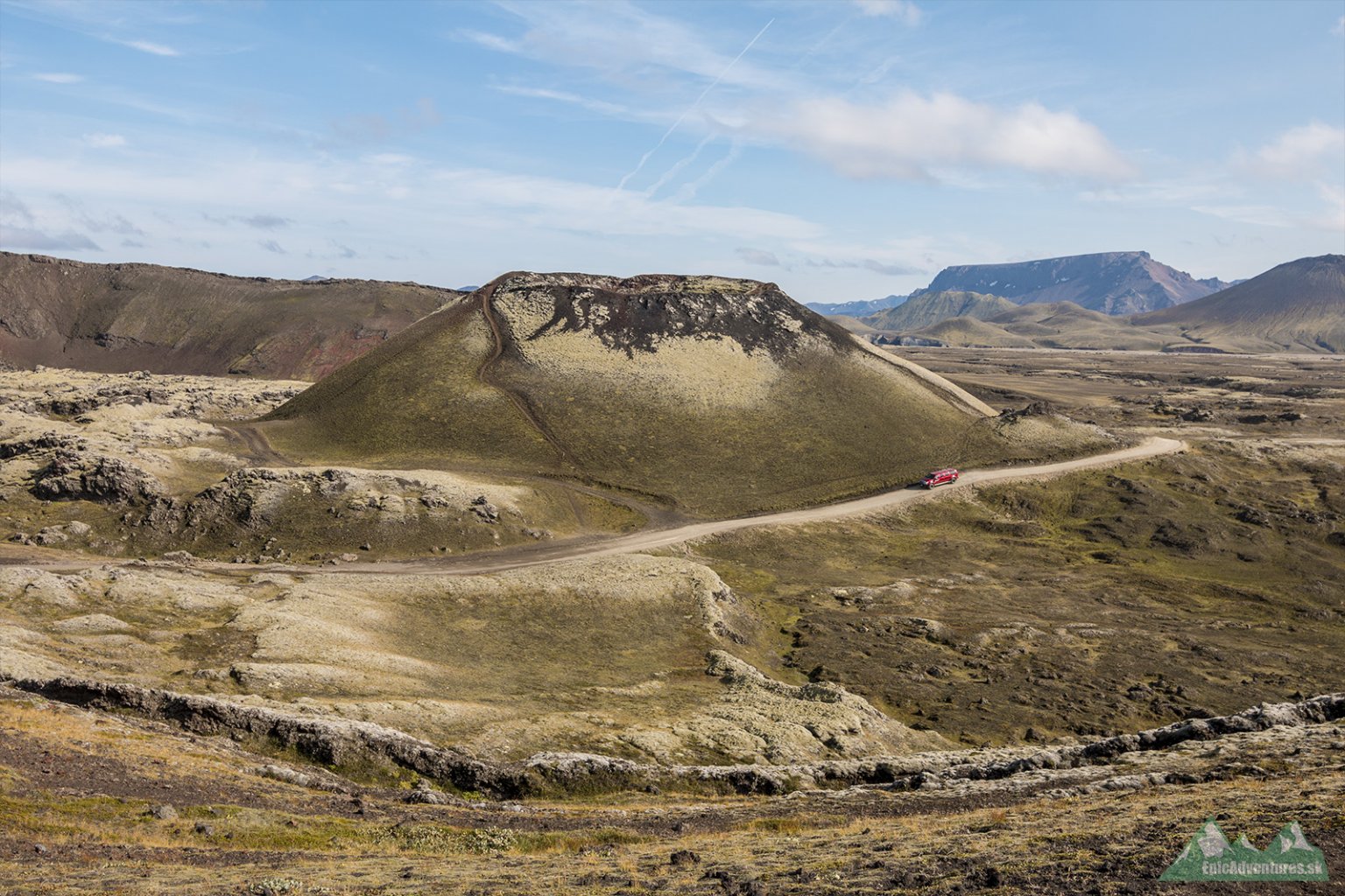 Kráter pri ceste do pohoria Landmannalaugar;     Foto: epicadventures.sk 