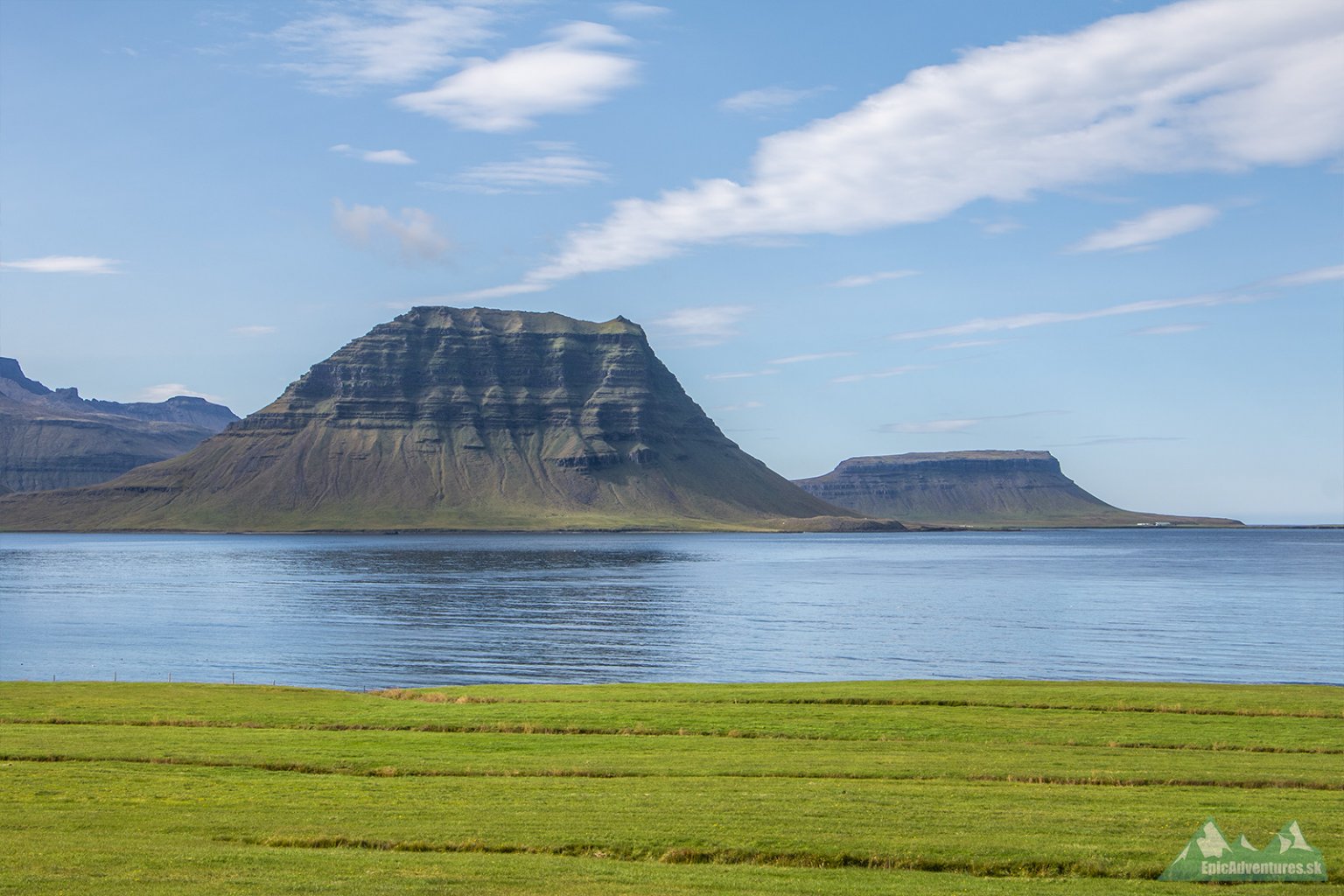 Netradičný výhľad na horu Kirkjufell