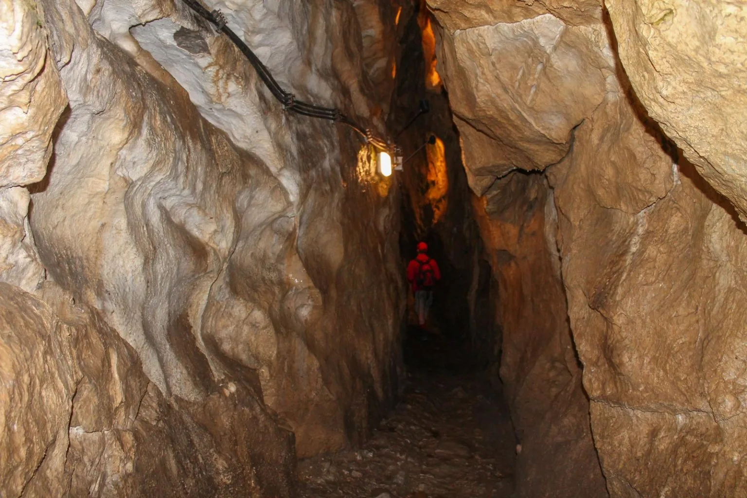 Jaskyna Mrozna, Koscieliska dolina