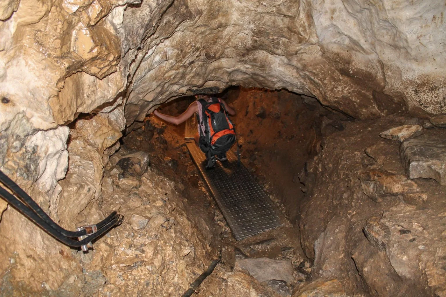 Jaskyna Mrozna, Koscieliska dolina