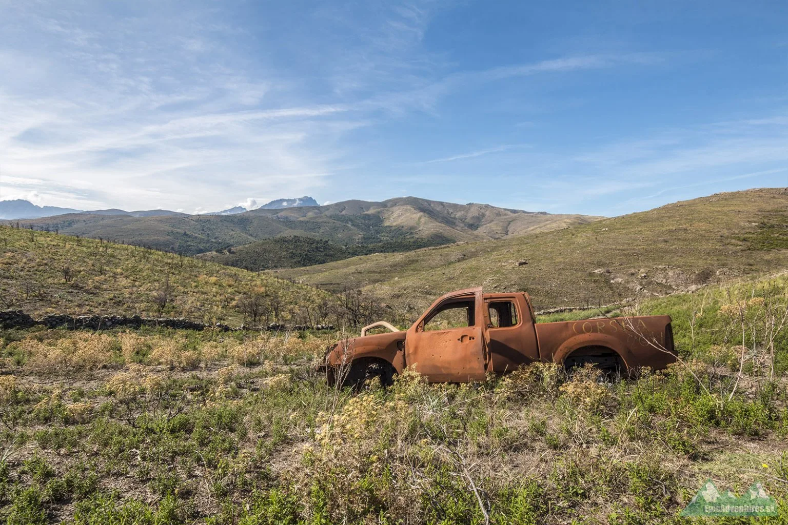V sedle Col de San Colombano (692 m n.m.)