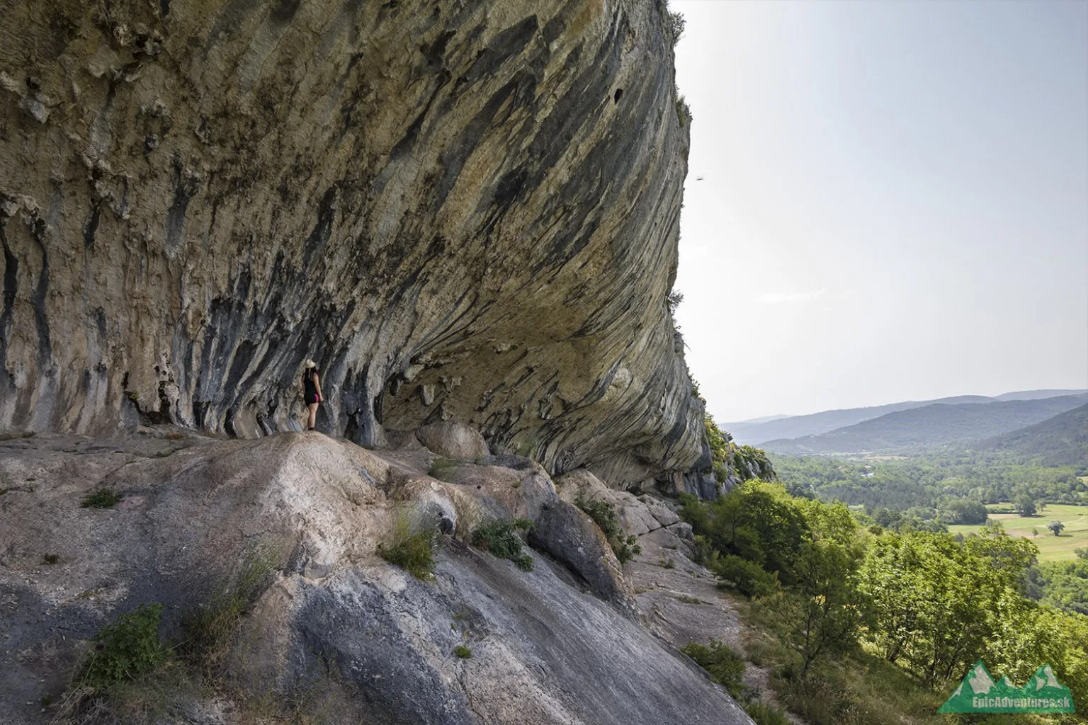Útes sa tiahne skoro až k chorvátskej hranici; Foto:epicadventures.sk